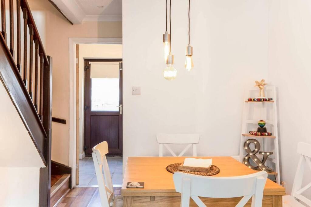 Quiet & Secluded St Albans House Villa Buitenkant foto