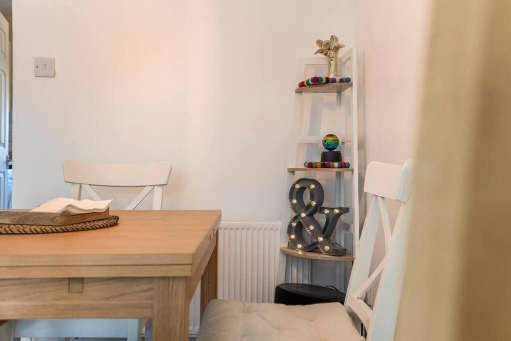 Quiet & Secluded St Albans House Villa Buitenkant foto