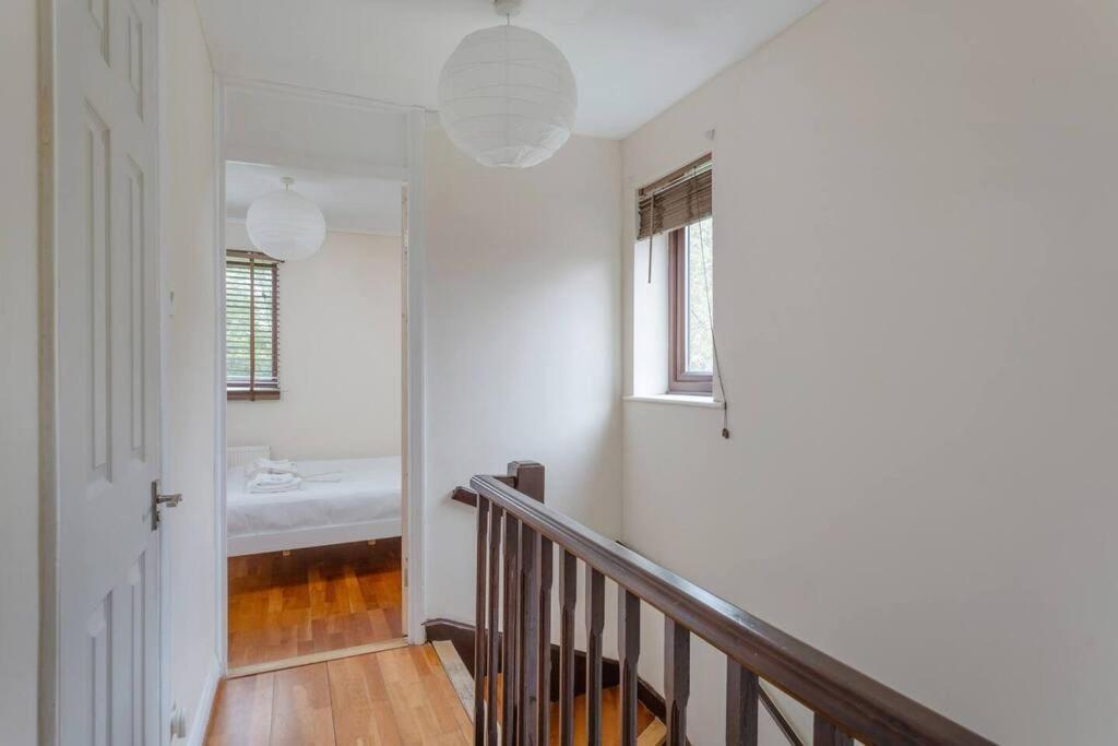 Quiet & Secluded St Albans House Villa Buitenkant foto