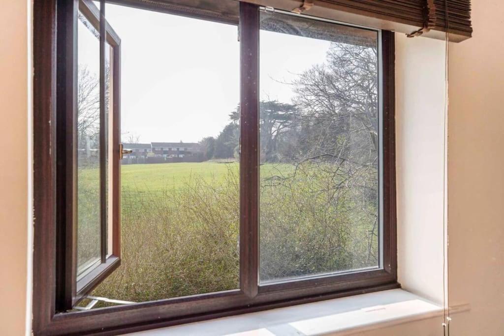 Quiet & Secluded St Albans House Villa Buitenkant foto