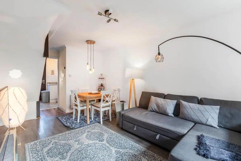 Quiet & Secluded St Albans House Villa Buitenkant foto